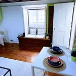 Authentic Portuguese Home- Alfama Apartament *
