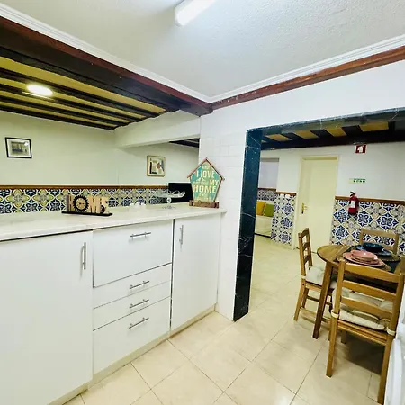 Authentic Portuguese Home- Alfama * Lizbona