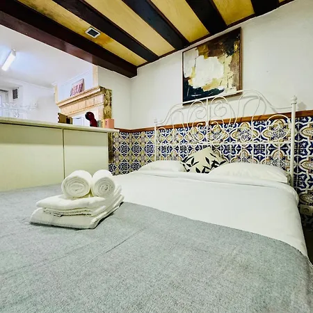 Authentic Portuguese Home- Alfama